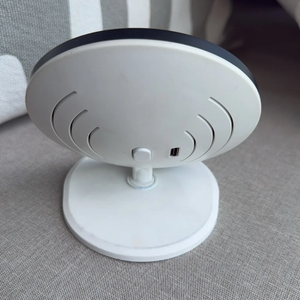Wireless Fast Charging Dual-Port Phone Charger, Live x Maintain